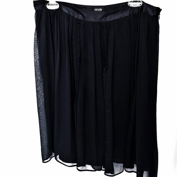 Nicole Miller Women’s Black Chiffon Pleated Knee Length Skirt- Size 10 - Picture 2 of 8